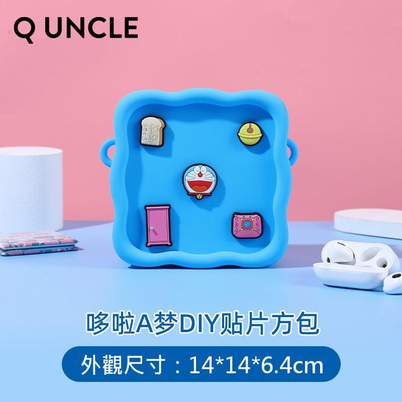 【Q UNCLE】正版現貨 哆啦A夢 DIY貼片斜跨包 零錢包 包包 硬幣包 耳機包 吊飾 小叮噹 哆啦a夢 收納包 商品圖片 6